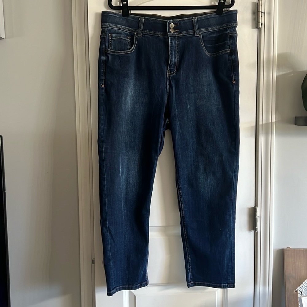 Lane Bryant “Tighter Tummy” Crop straight leg jeans size 18